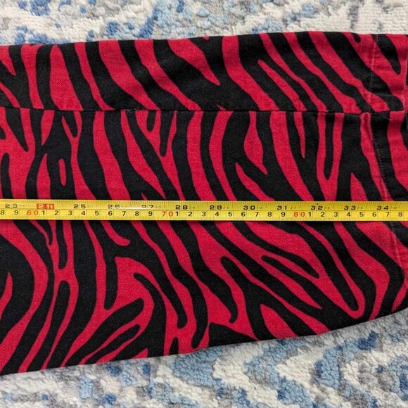Victoria' Secret Pajama Set in Size XS - Red and Black Zebra Print - Picture 8 of 13